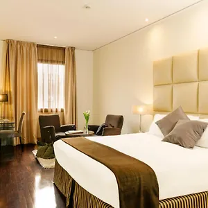 4* מלון Cosmopolitan